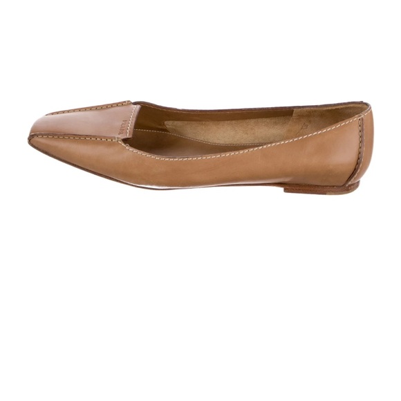 Prada Elegant Tan Leather Loafer - Picture 1 of 7